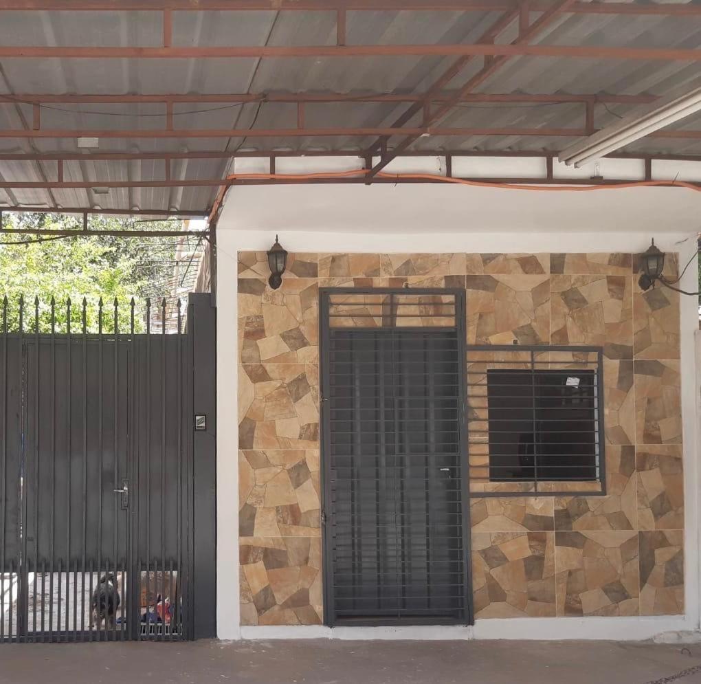 Monoambiente Semi Independiente En Asu-Py أسونسيون المظهر الخارجي الصورة